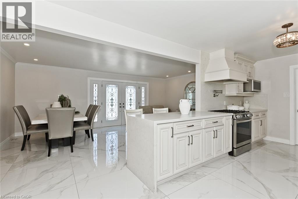 Photo 10 of 214 Ashford Drive, Barrie ON