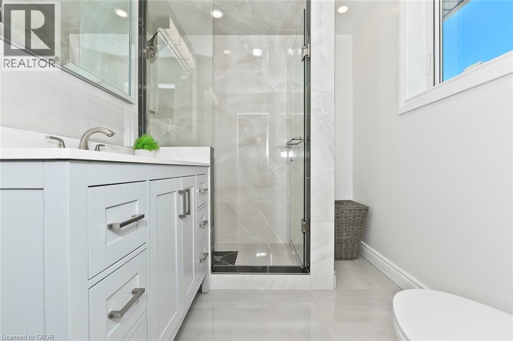 Photo 16 of 214 Ashford Drive, Barrie ON