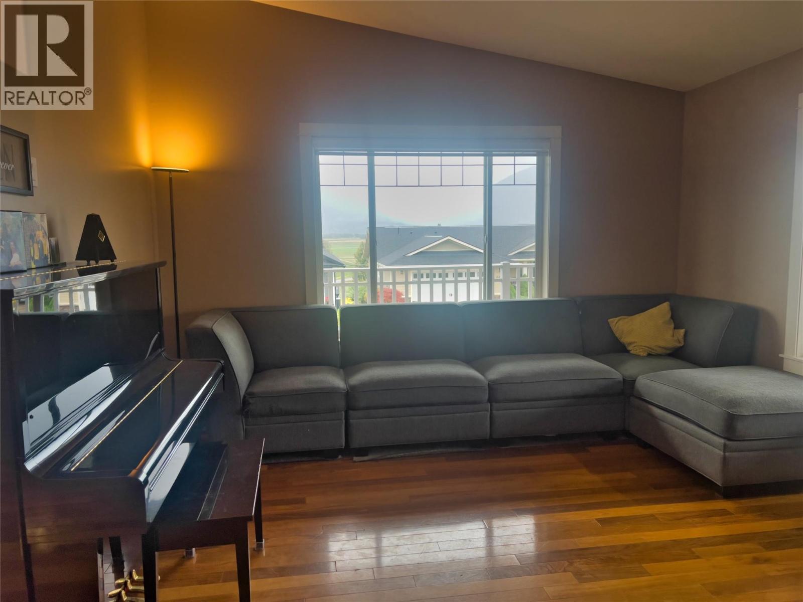 Photo 8 of 902 Purcell Crescent, Creston BC
