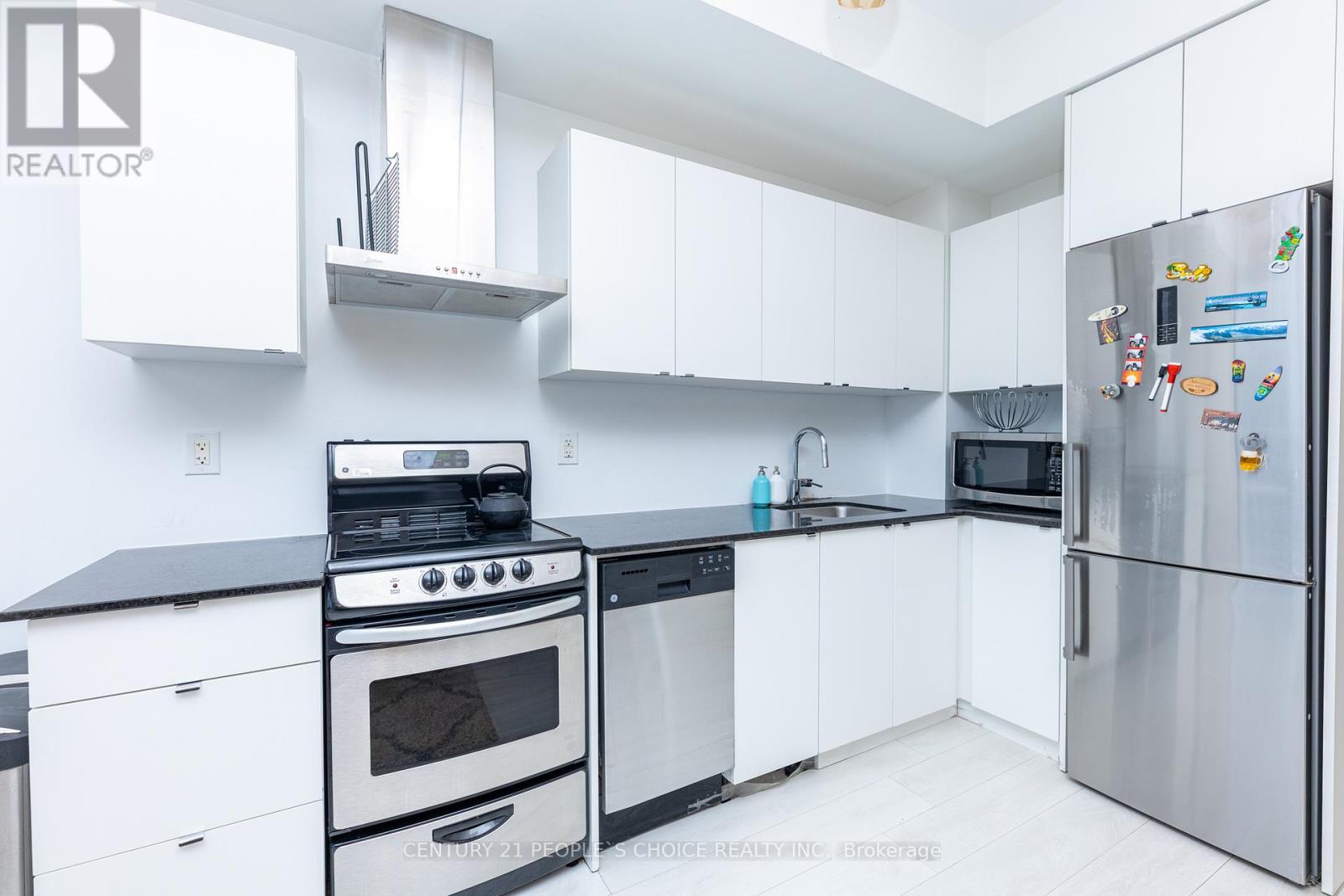 Photo 21 of 2215 51 East Liberty Street, Toronto ON