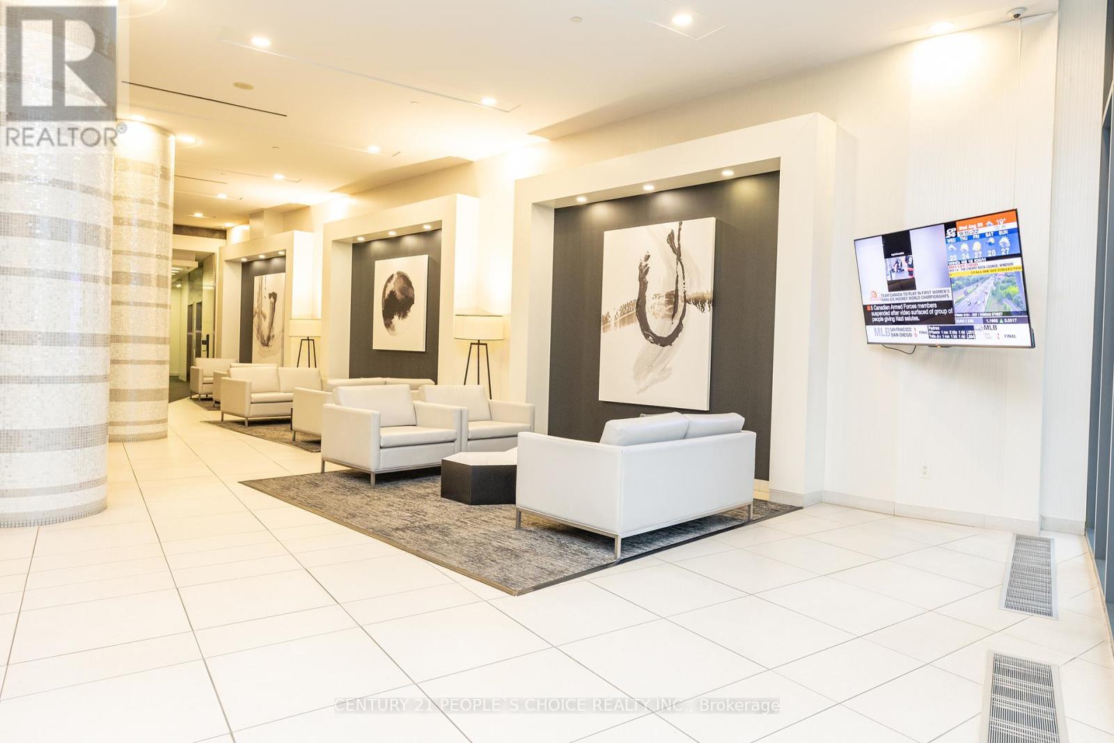 Photo 6 of 2215 51 East Liberty Street, Toronto ON
