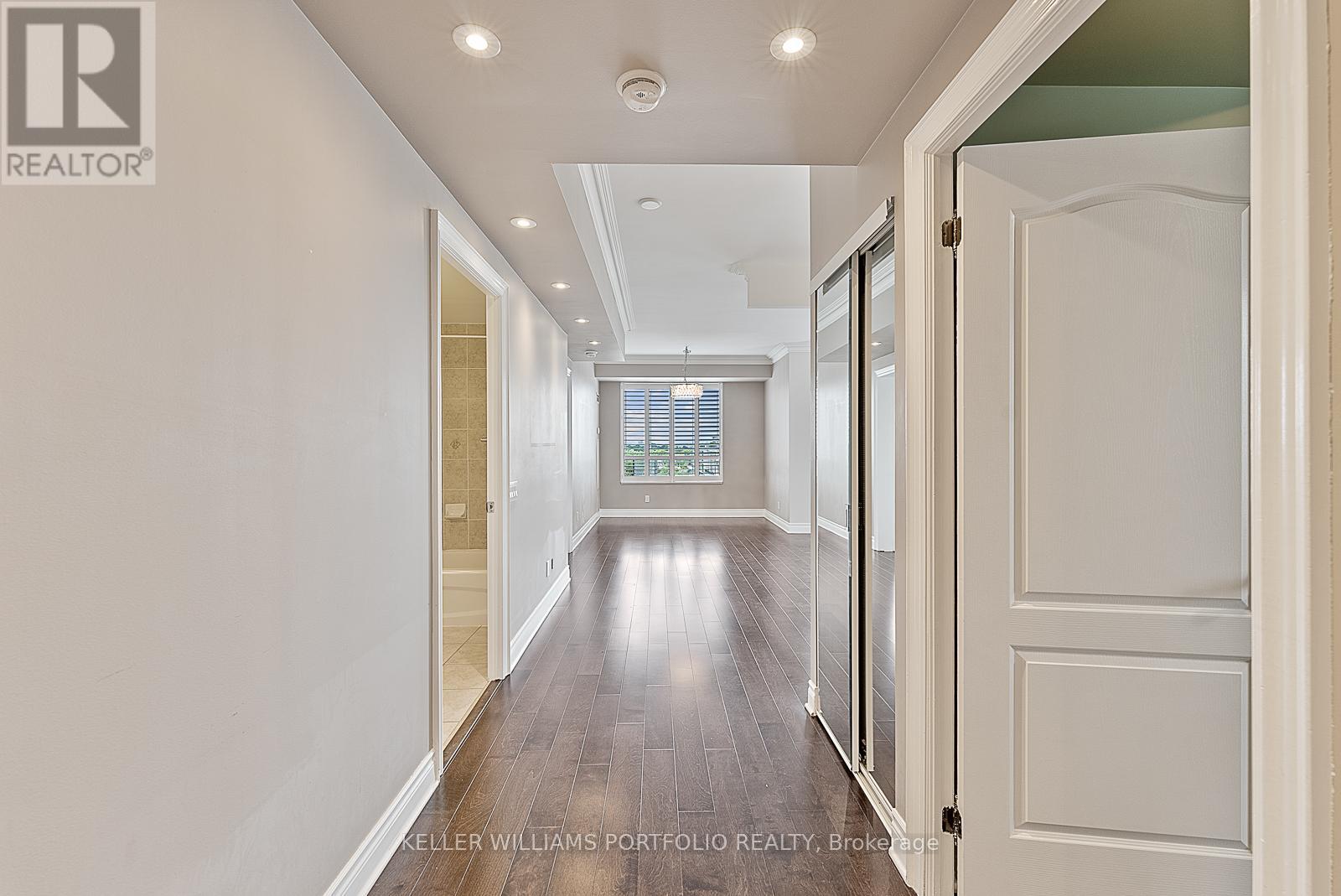 Photo 3 of 1210 2 Clairtrell Road, Toronto ON