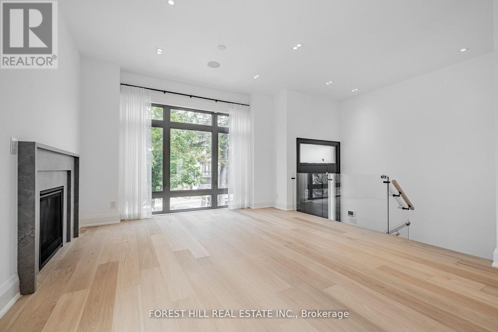 Photo 13 of 171 Elmwood Avenue, Toronto ON