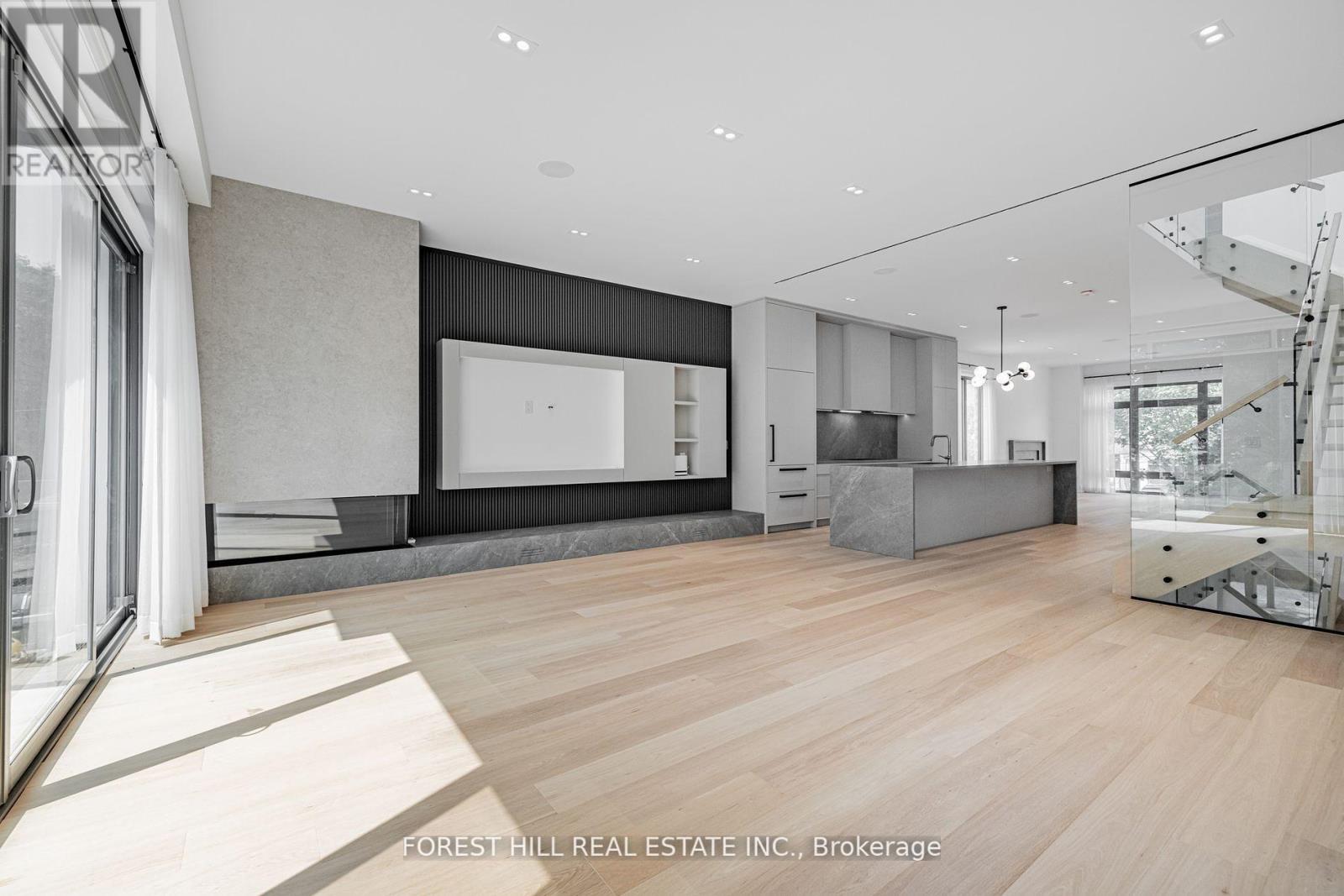 Photo 16 of 171 Elmwood Avenue, Toronto ON