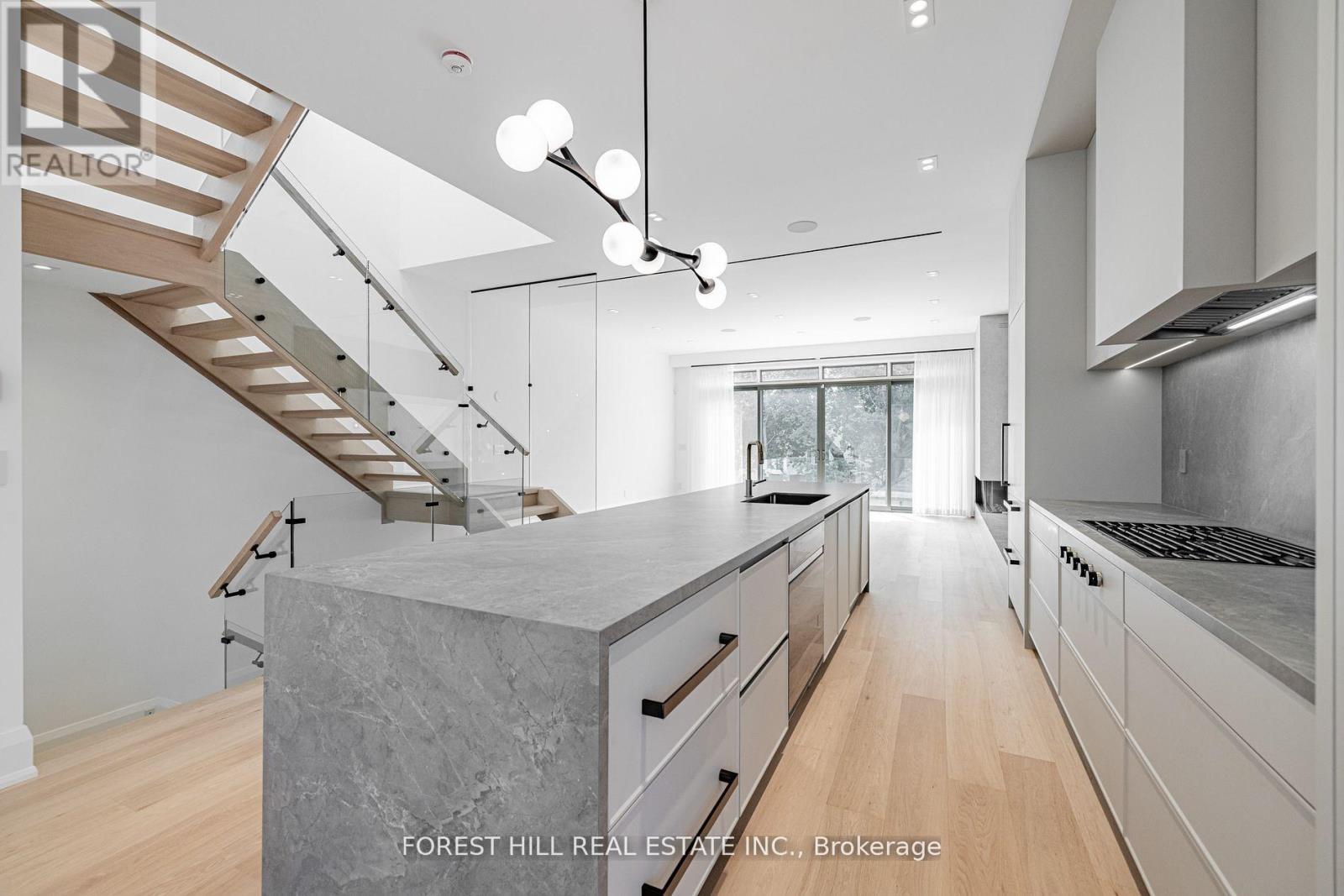 Photo 25 of 171 Elmwood Avenue, Toronto ON