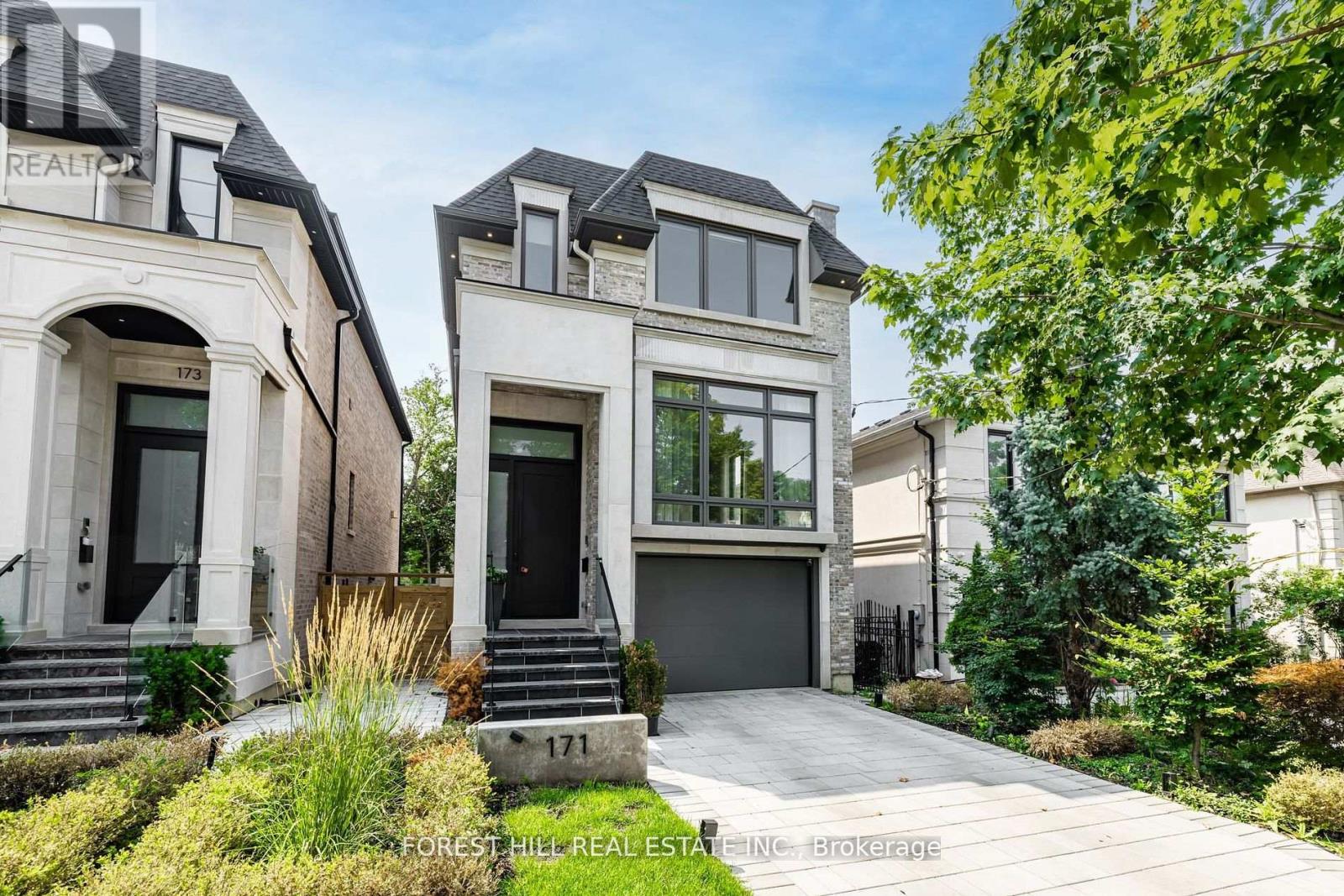 Photo 3 of 171 Elmwood Avenue, Toronto ON