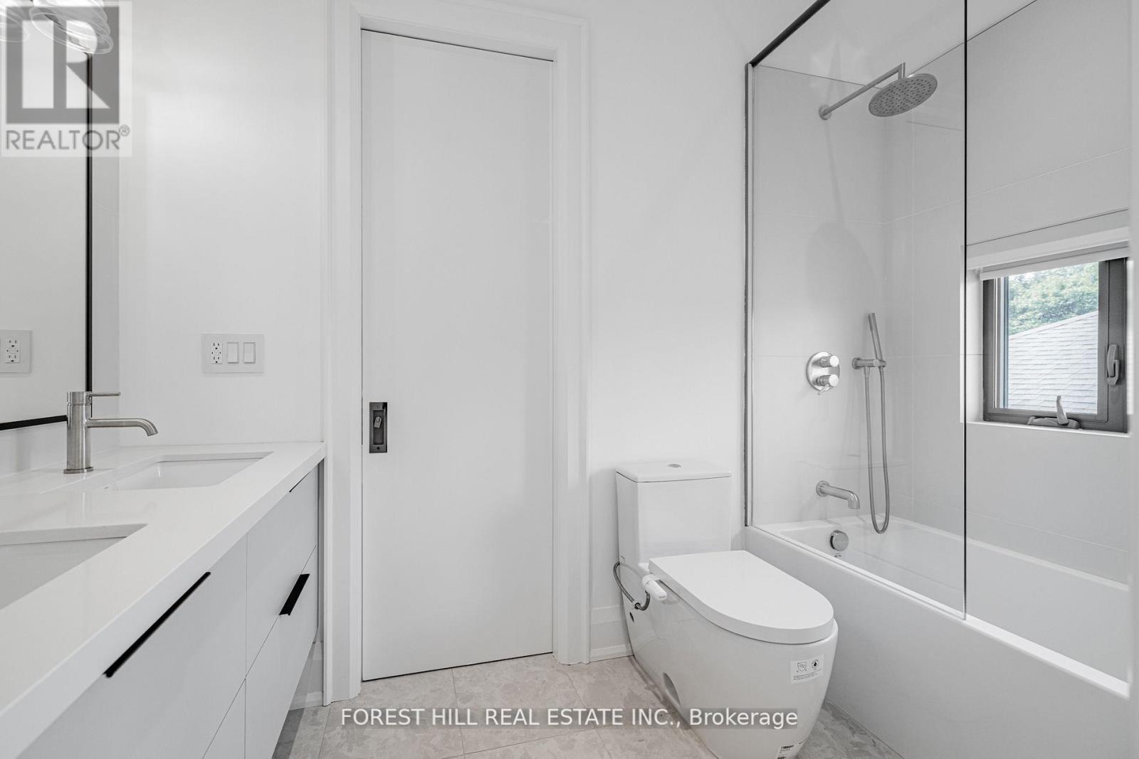 Photo 42 of 171 Elmwood Avenue, Toronto ON