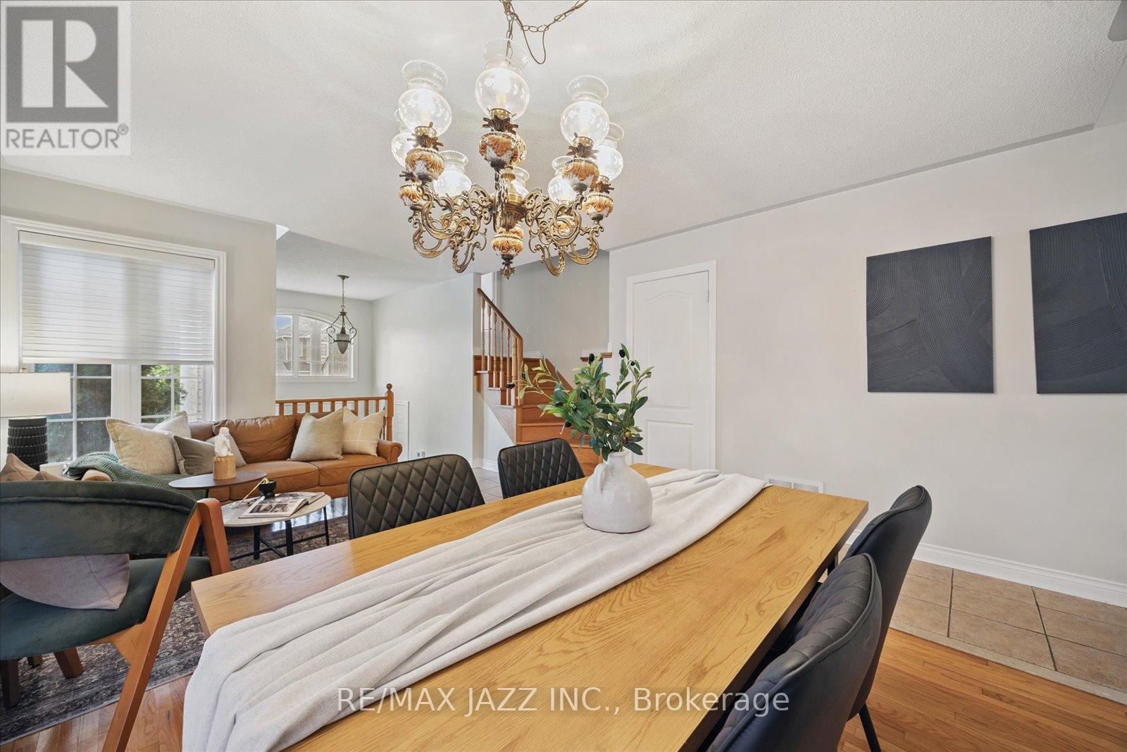 Photo 12 of 12 Lacroix Court, Whitby ON