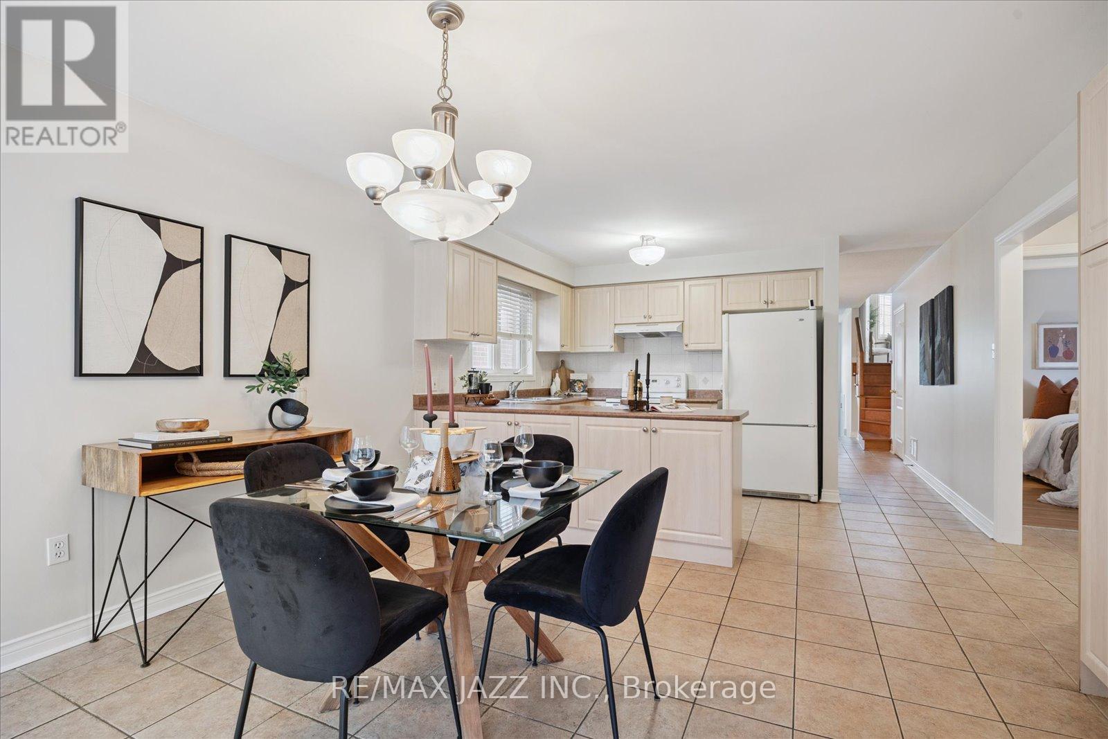 Photo 21 of 12 Lacroix Court, Whitby ON