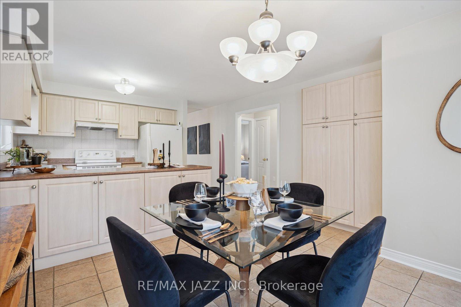 Photo 23 of 12 Lacroix Court, Whitby ON