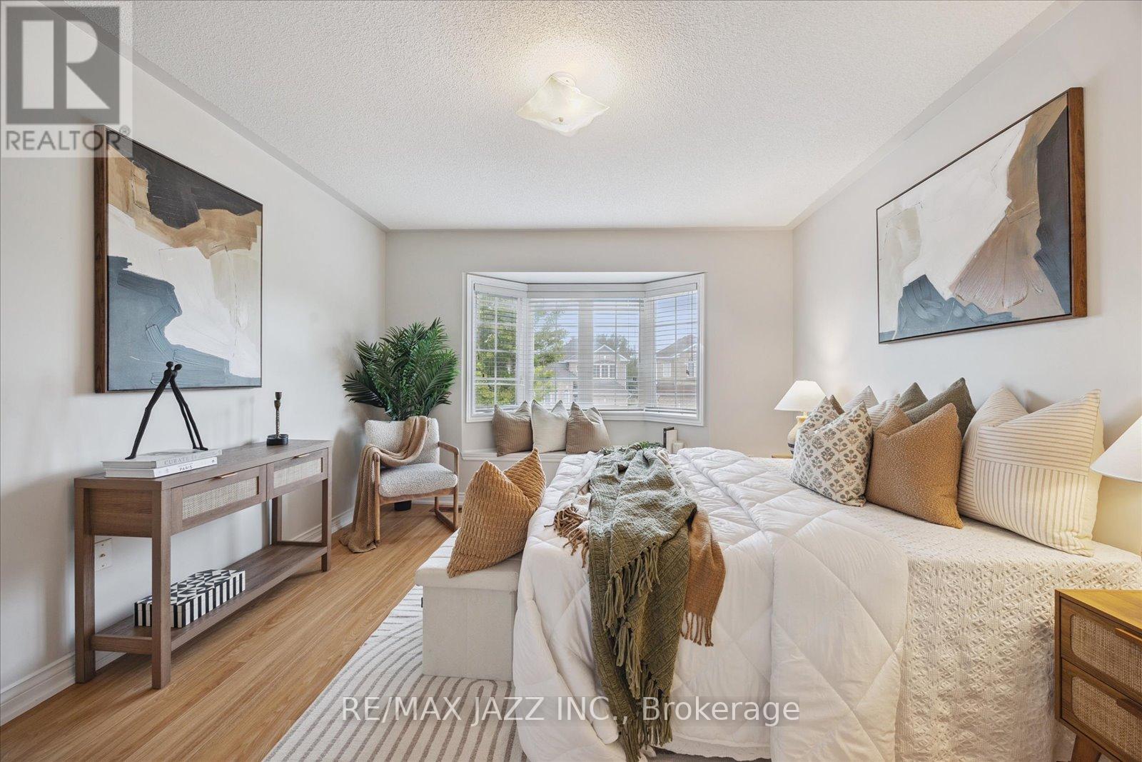 Photo 28 of 12 Lacroix Court, Whitby ON