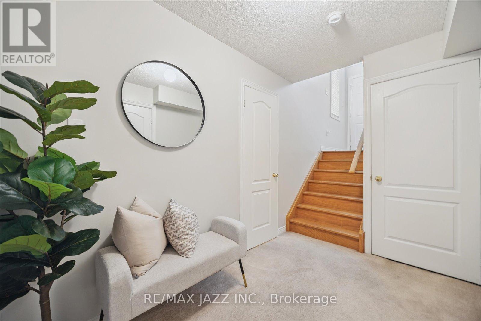 Photo 35 of 12 Lacroix Court, Whitby ON