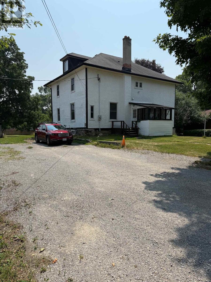 Photo 3 of 5 Vipond Road, Whitby ON