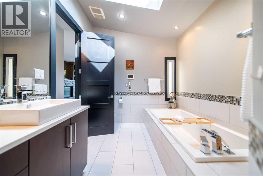 Single Family House for Sale in   Avenue SW Erlton Calgary 