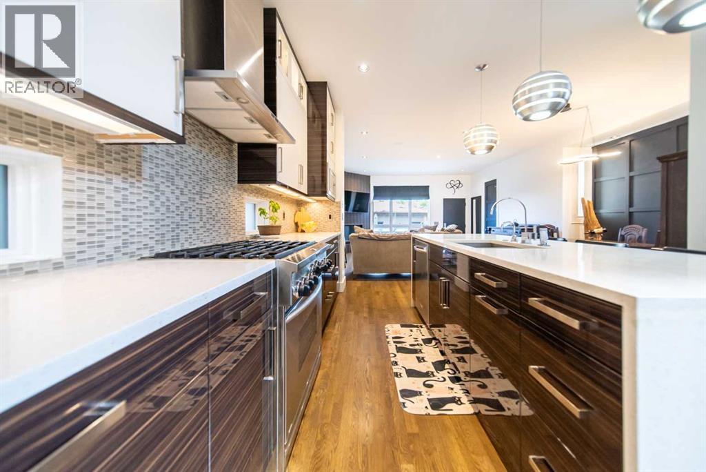 Single Family House for Sale in   Avenue SW Erlton Calgary 