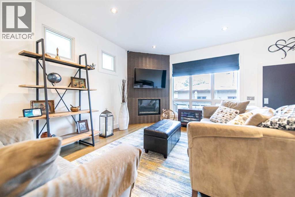 Single Family House for Sale in   Avenue SW Erlton Calgary 