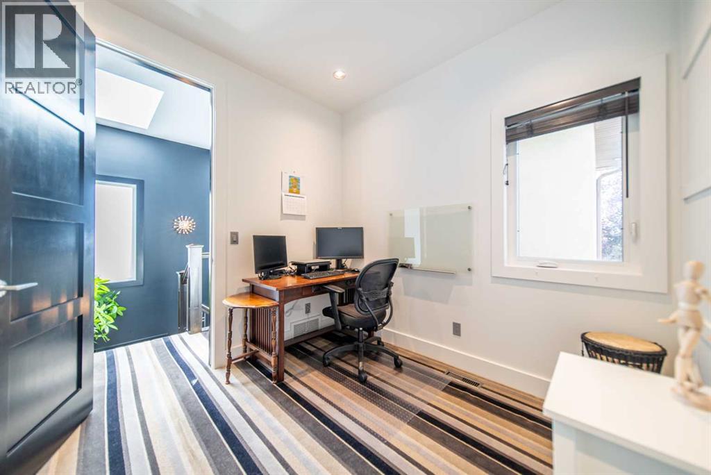 Single Family House for Sale in   Avenue SW Erlton Calgary 
