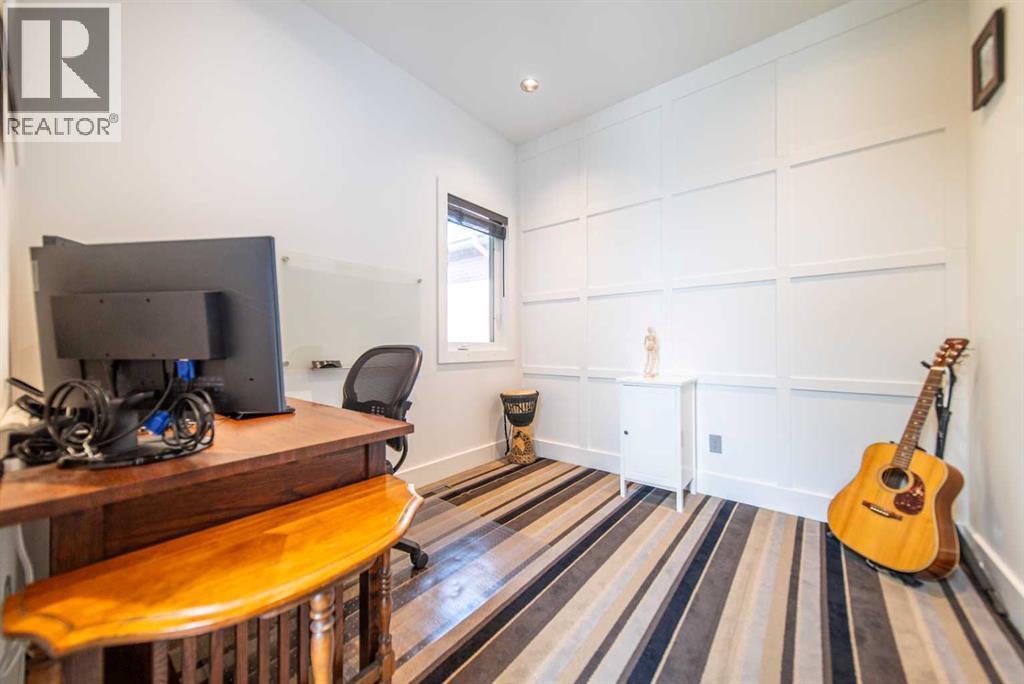 Single Family House for Sale in   Avenue SW Erlton Calgary 