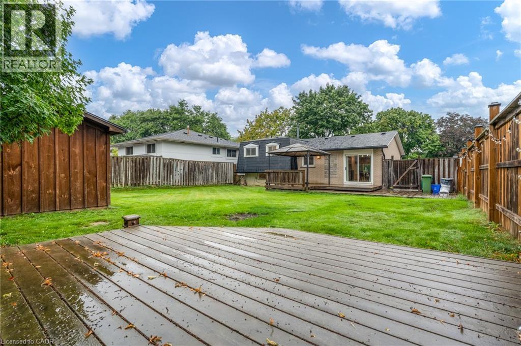 Photo 38 of 25 Glenvale Drive, Hamilton ON