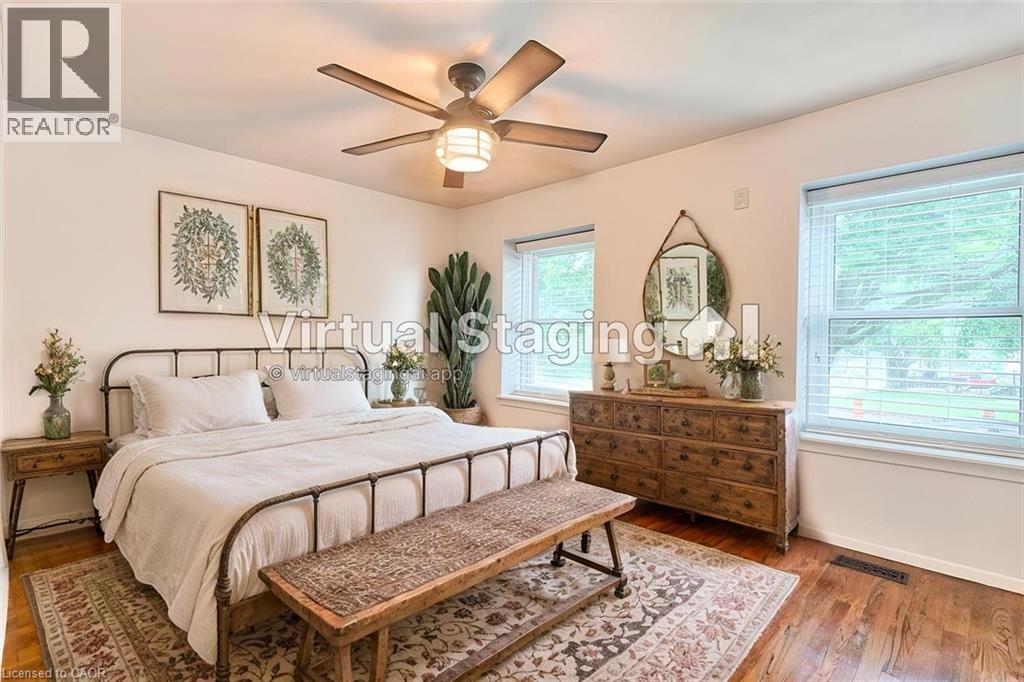 Photo 21 of 25 Glenvale Drive, Hamilton ON