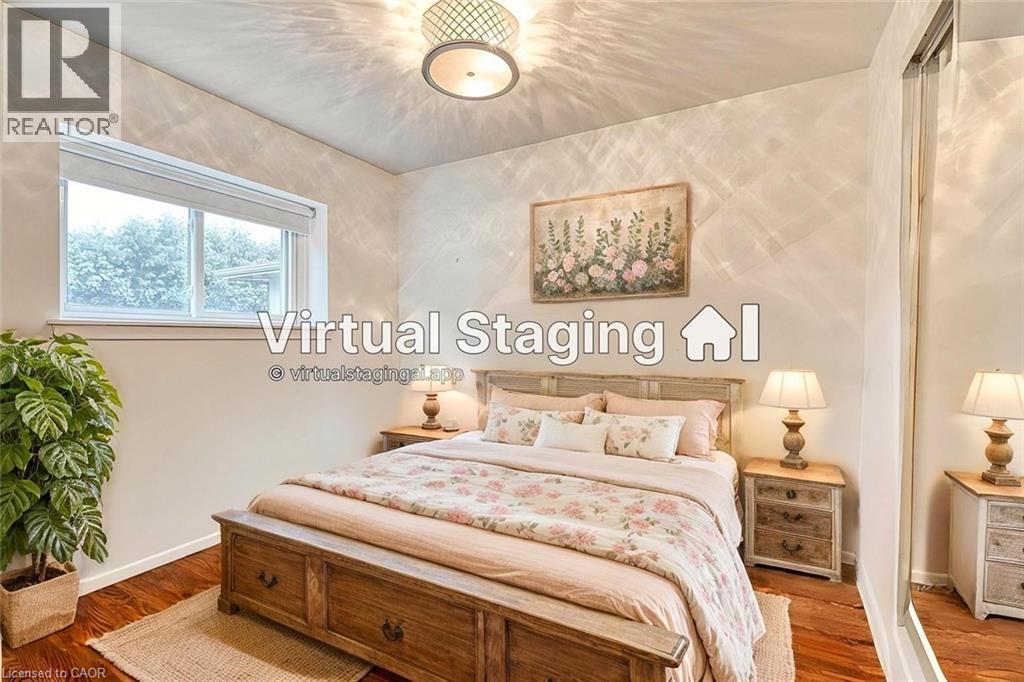 Photo 30 of 25 Glenvale Drive, Hamilton ON