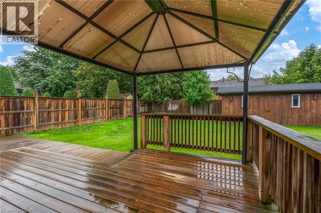 Photo 13 of 25 Glenvale Drive, Hamilton ON