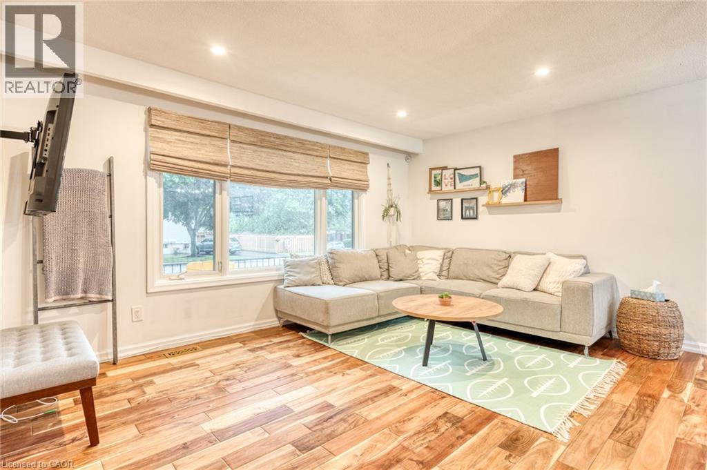 Photo 24 of 25 Glenvale Drive, Hamilton ON