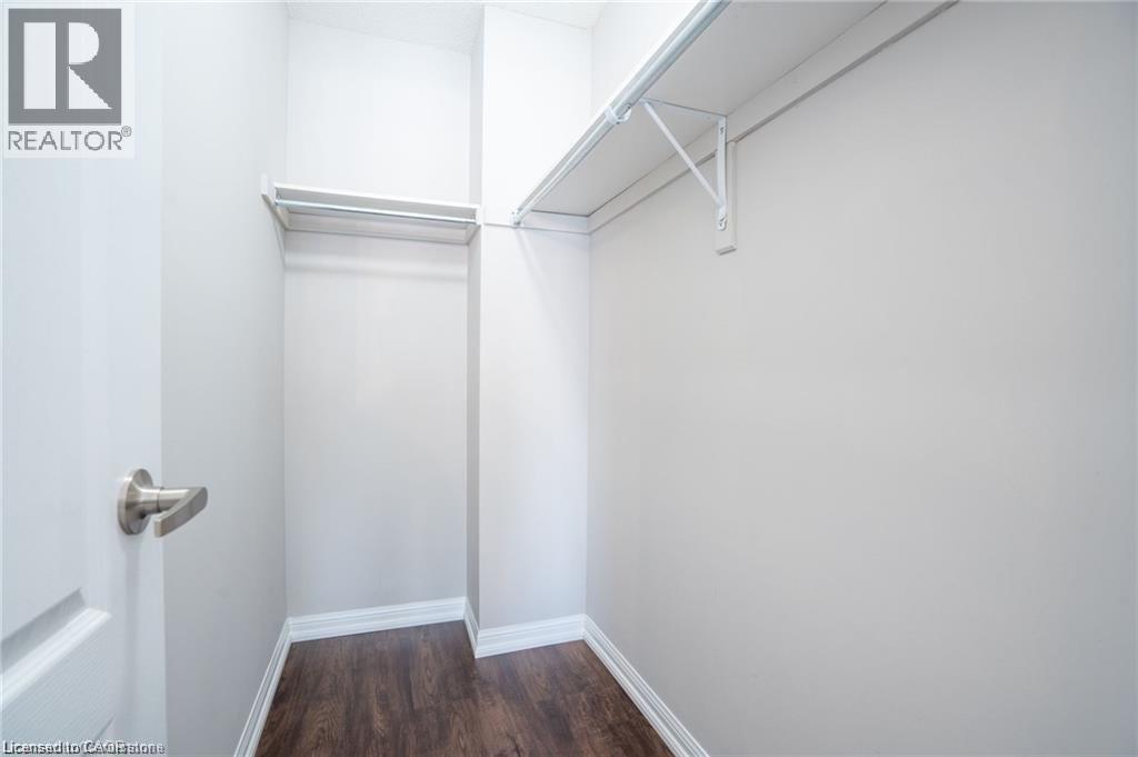 Photo 2 of 69 Hepworth Crescent, Ancaster ON