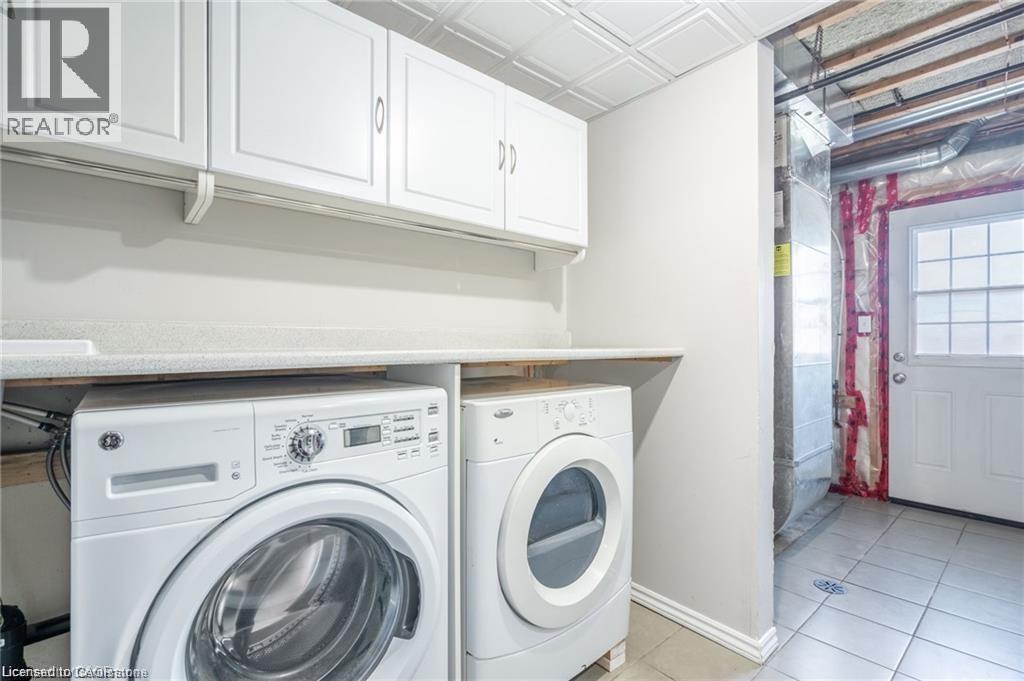 Photo 27 of 69 Hepworth Crescent, Ancaster ON