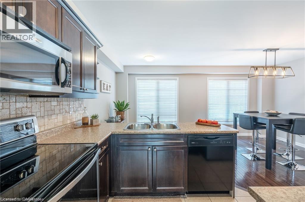 Photo 15 of 69 Hepworth Crescent, Ancaster ON