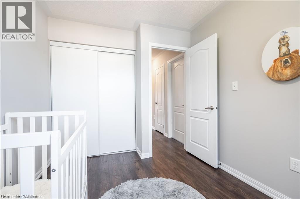 Photo 24 of 69 Hepworth Crescent, Ancaster ON