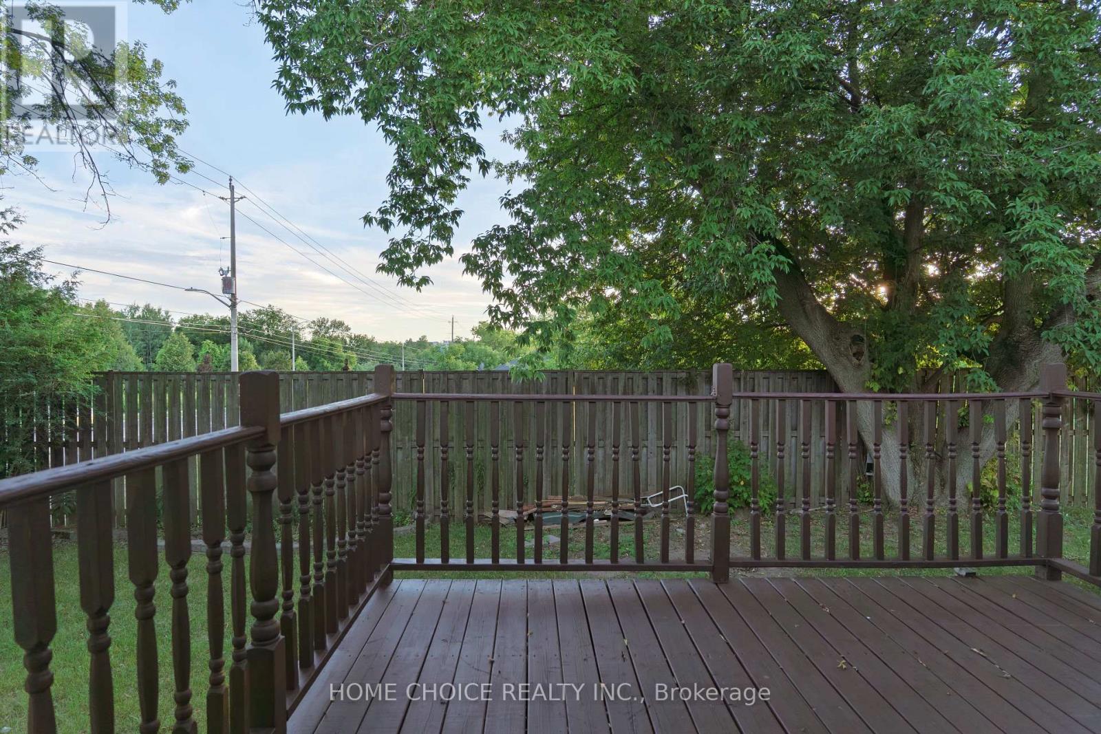 Photo 18 of 272 Taunton Road W, Oshawa ON