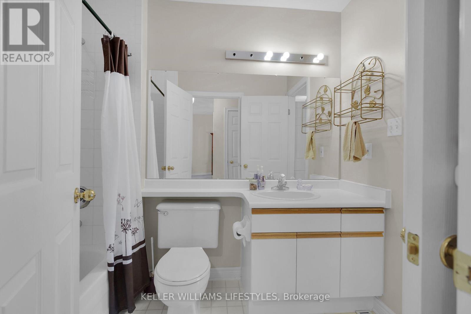 Photo 18 of 71 1478 Adelaide Street N, London North ON