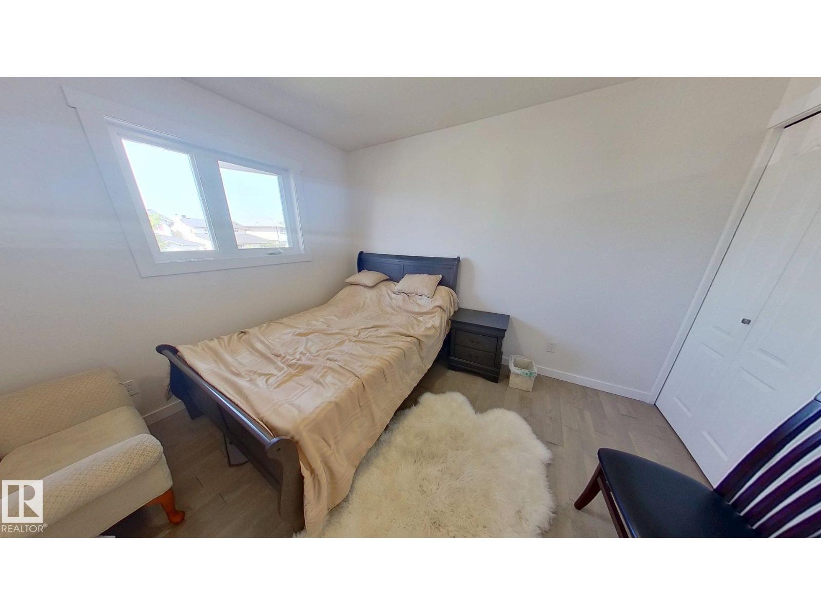 Photo 16 of 8415 156 Av Nw, Edmonton AB