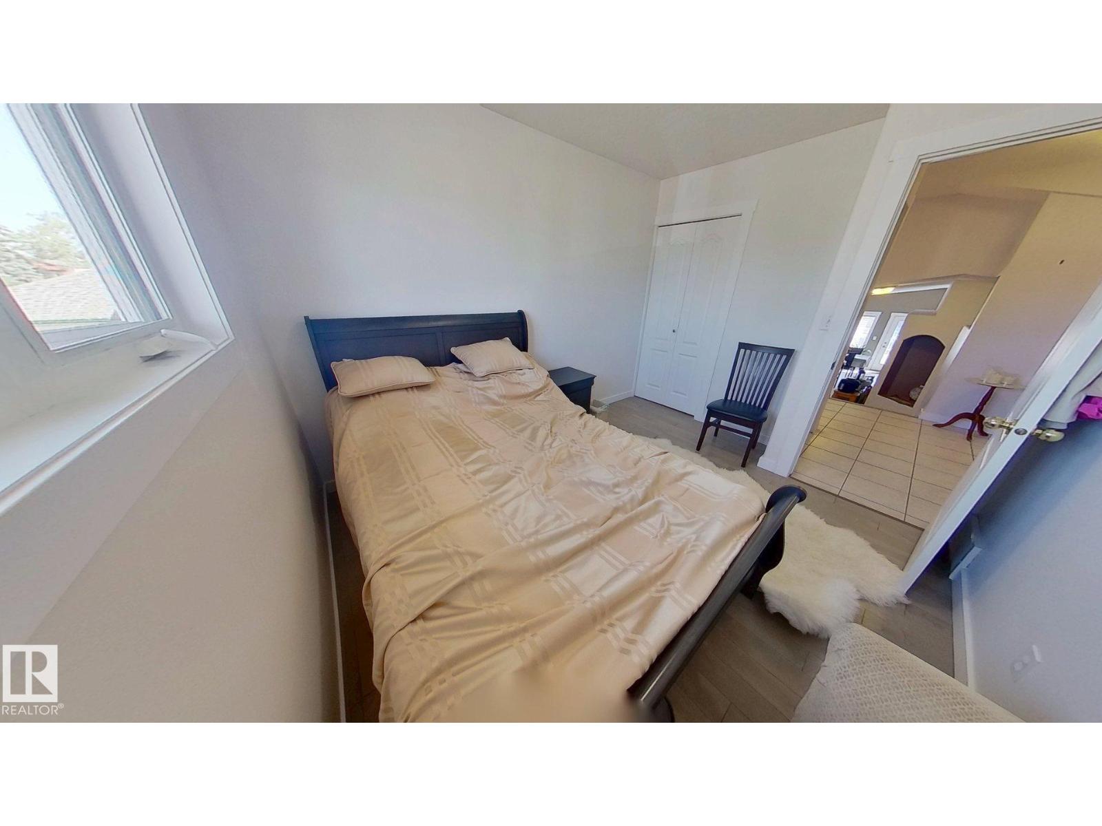 Photo 17 of 8415 156 Av Nw, Edmonton AB