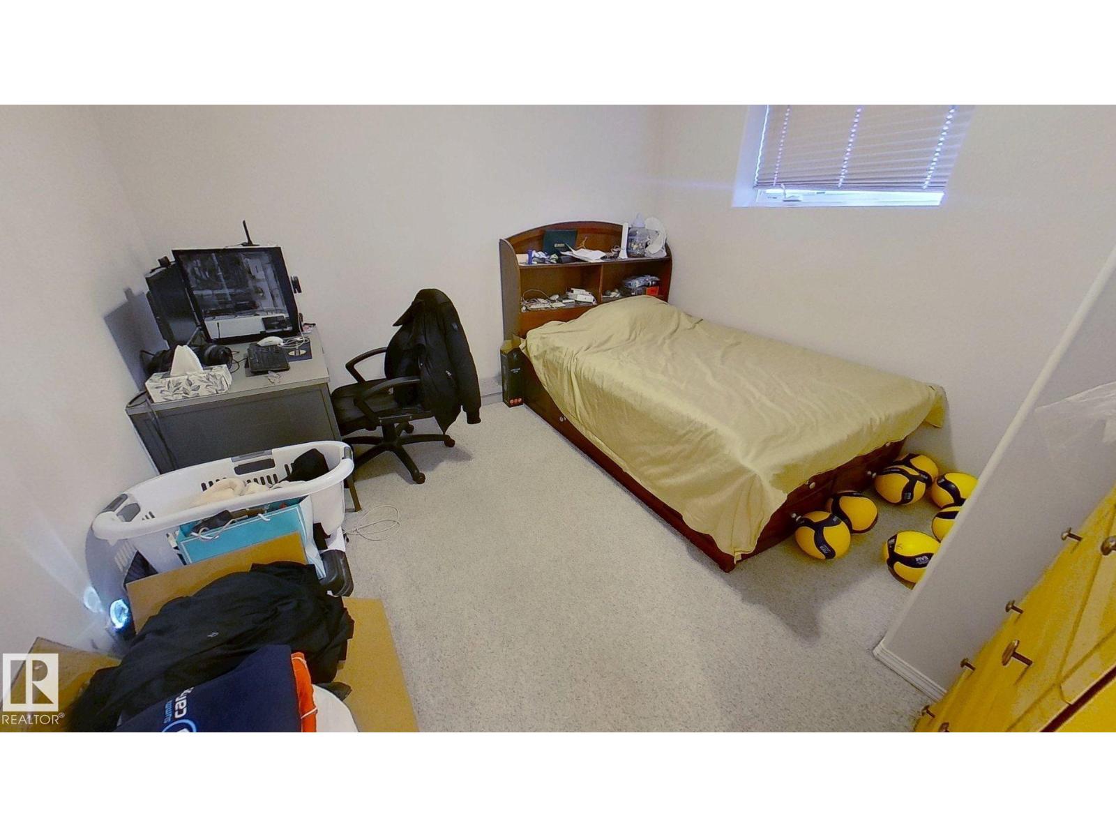 Photo 20 of 8415 156 Av Nw, Edmonton AB