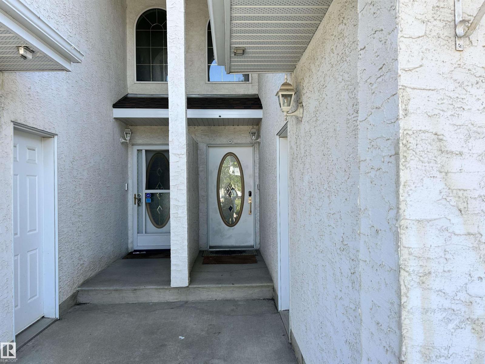 Photo 3 of 8415 156 Av Nw, Edmonton AB