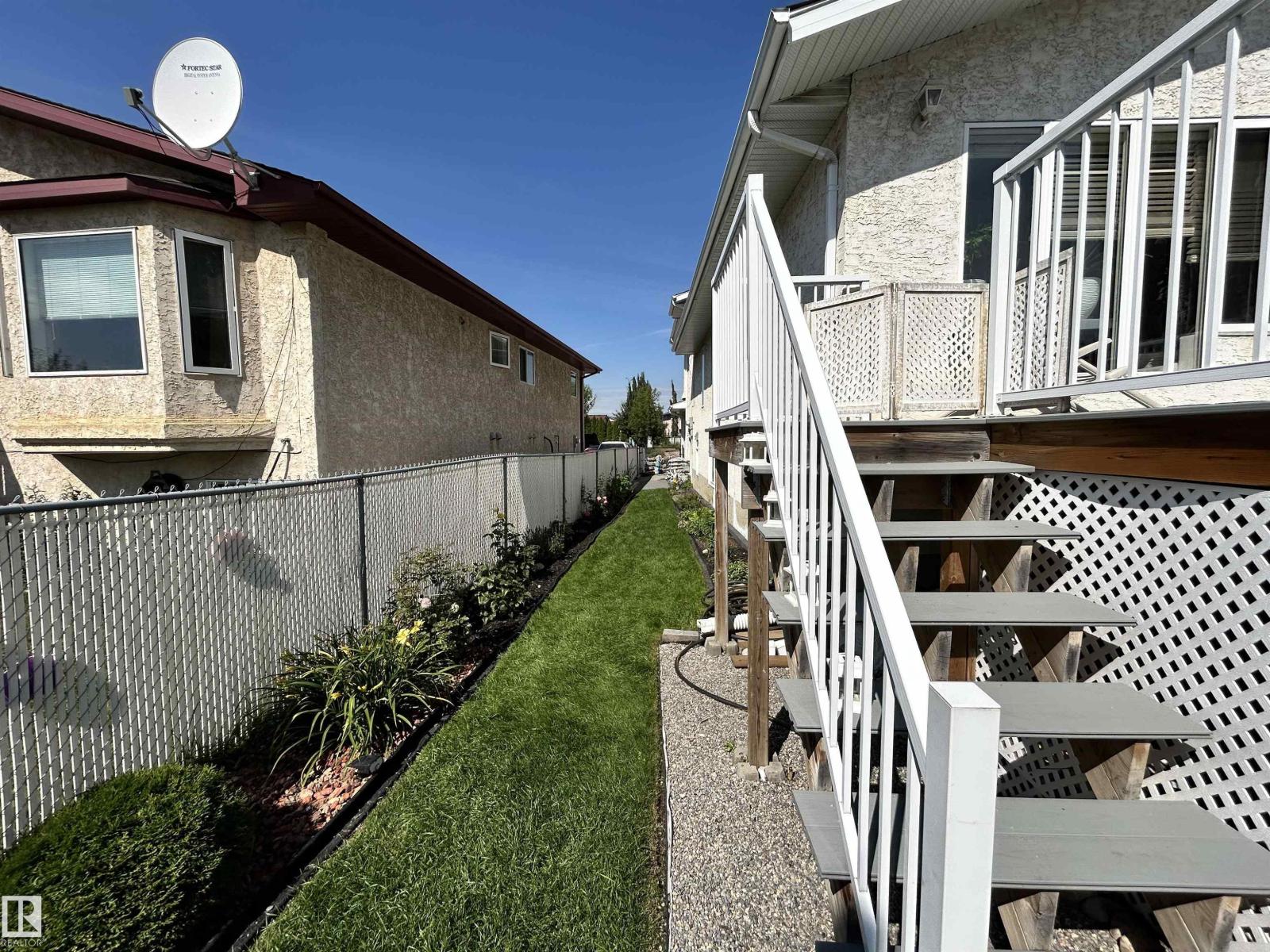 Photo 33 of 8415 156 Av Nw, Edmonton AB