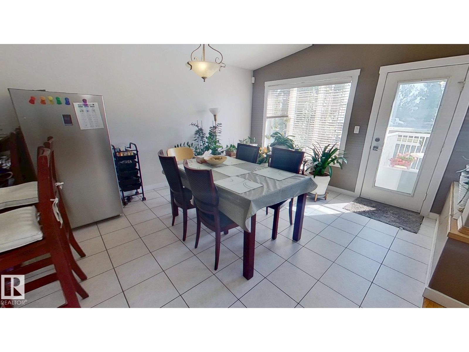 Photo 6 of 8415 156 Av Nw, Edmonton AB