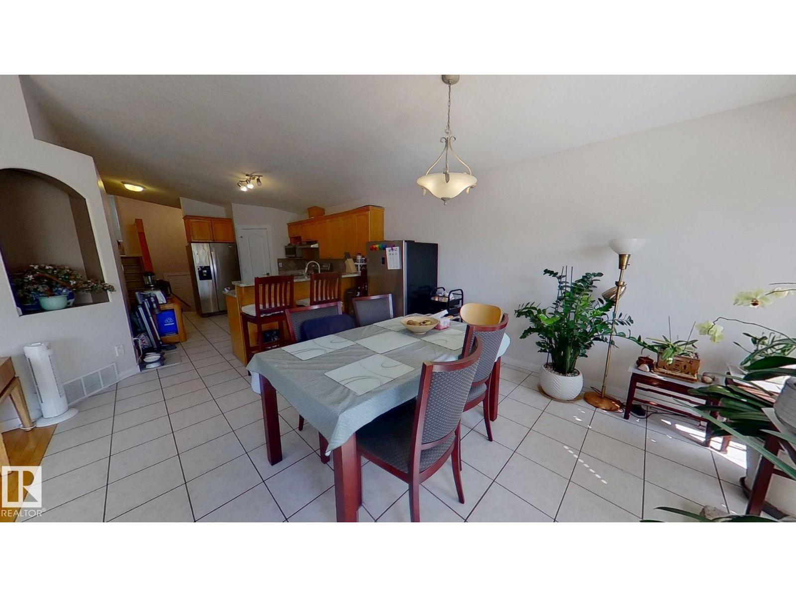 Photo 7 of 8415 156 Av Nw, Edmonton AB