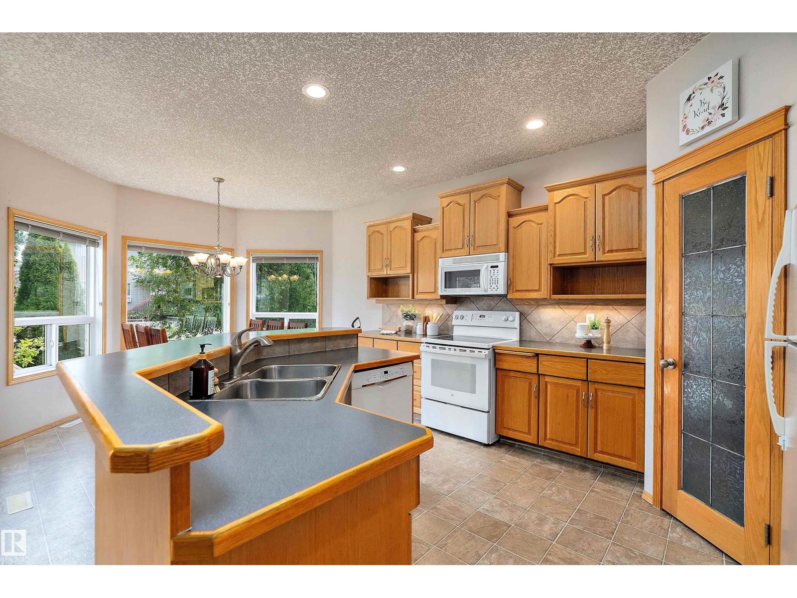 Photo 12 of 12 Birchwood Cl, Leduc AB