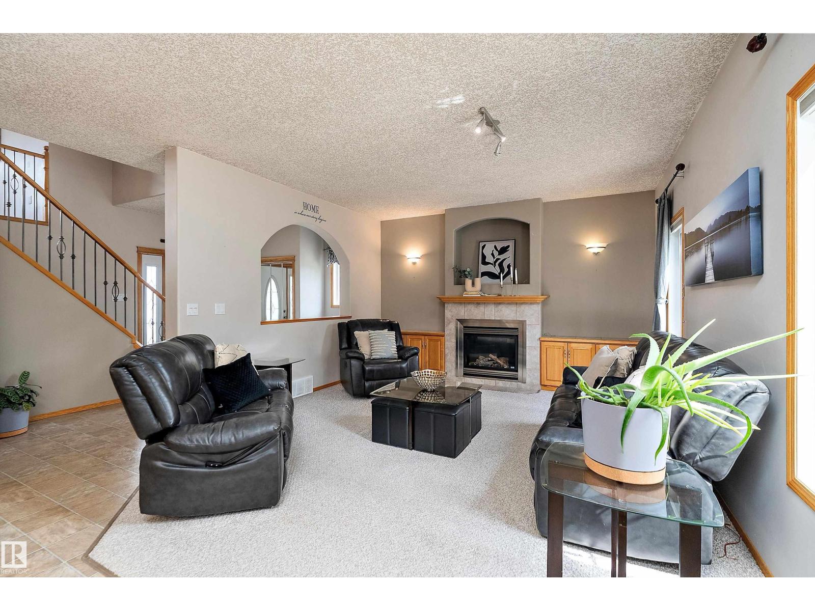 Photo 7 of 12 Birchwood Cl, Leduc AB