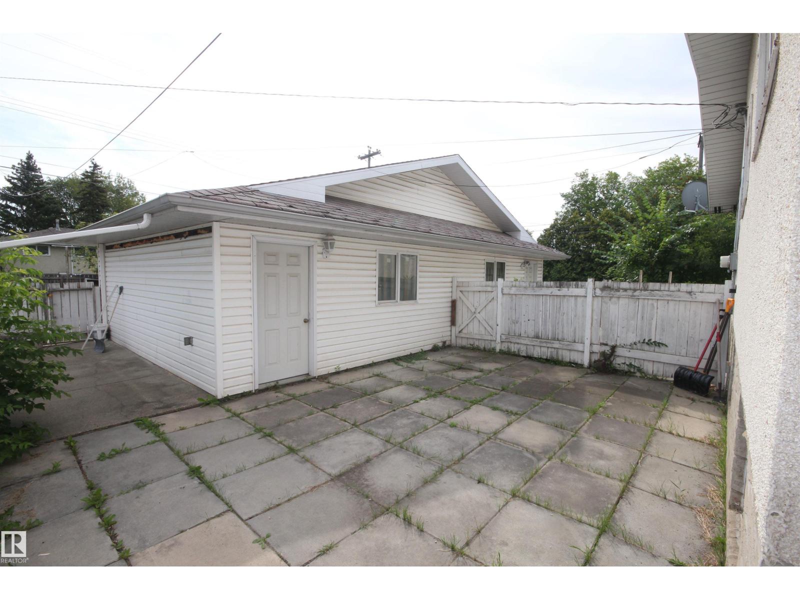 Photo 7 of 12907 12909 123 St Nw, Edmonton AB