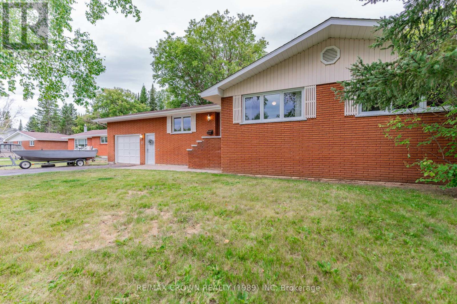 Photo 49 of 7 Sussex Place, Kapuskasing ON