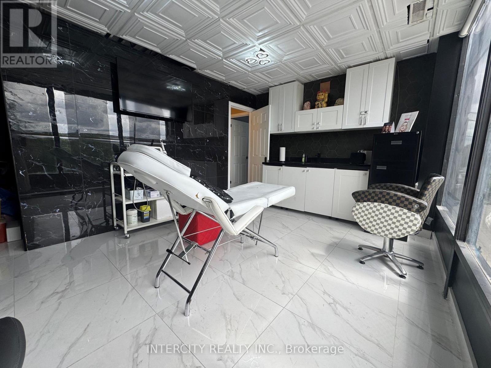Photo 6 of 630 Rivermede Road, Vaughan ON