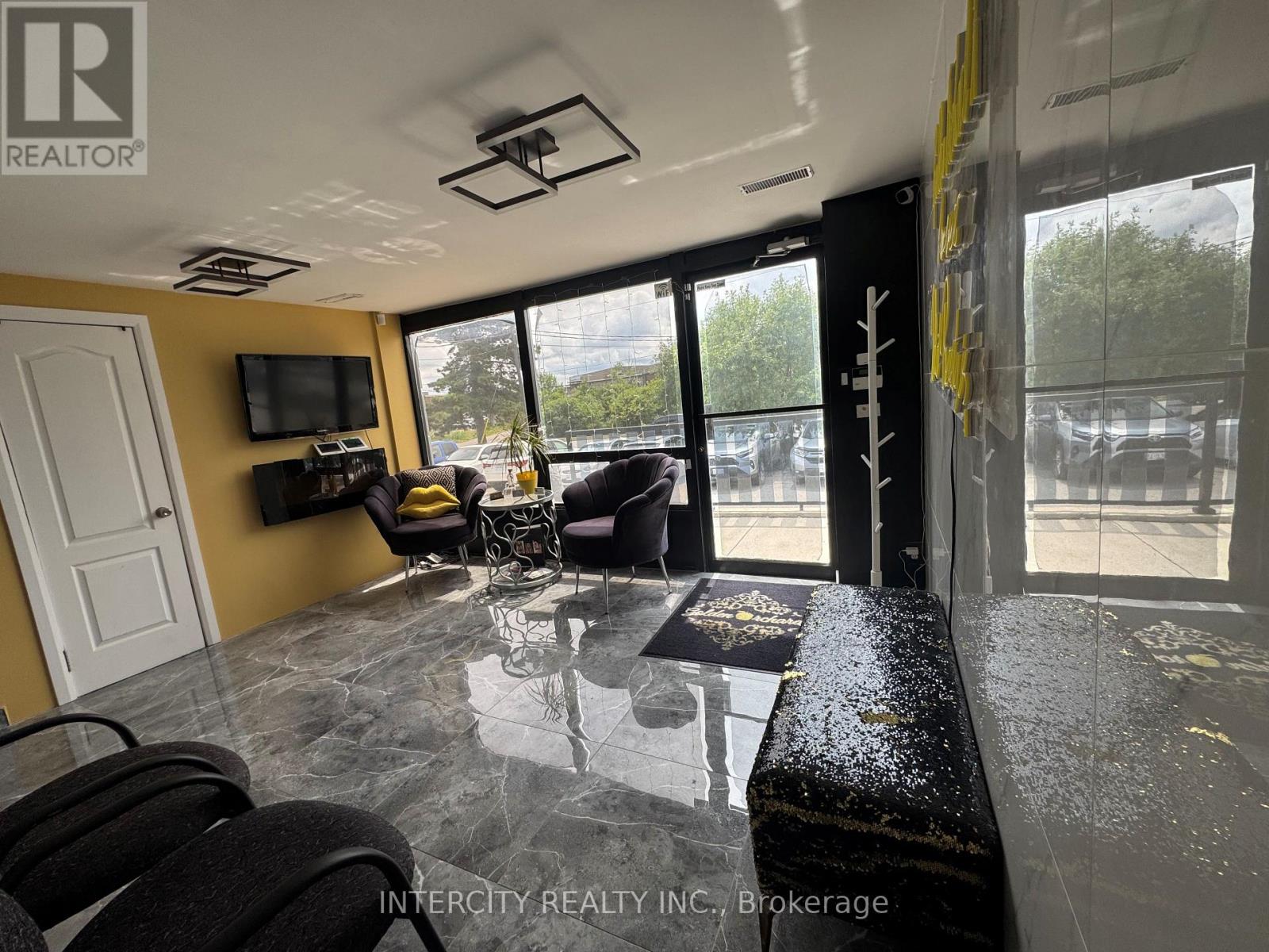 Photo 7 of 630 Rivermede Road, Vaughan ON