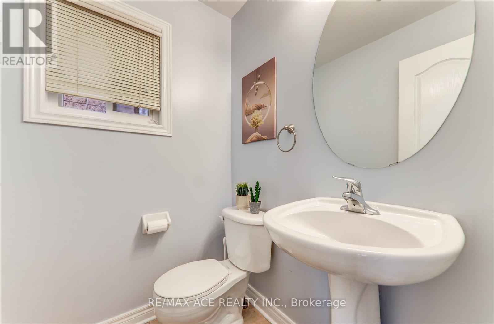 Photo 20 of 59 Cozens Drive, Richmond Hill ON