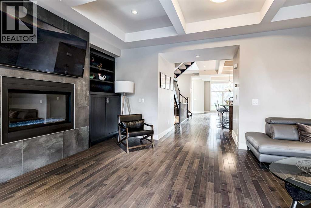 Photo 10 of 3133 40 Street Sw, Calgary AB