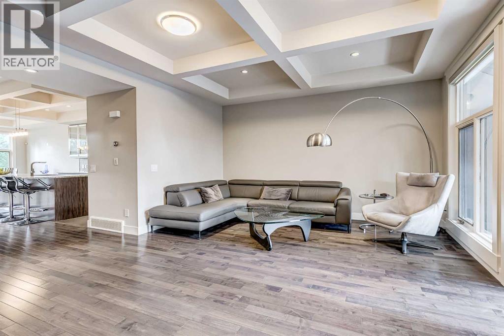Photo 11 of 3133 40 Street Sw, Calgary AB