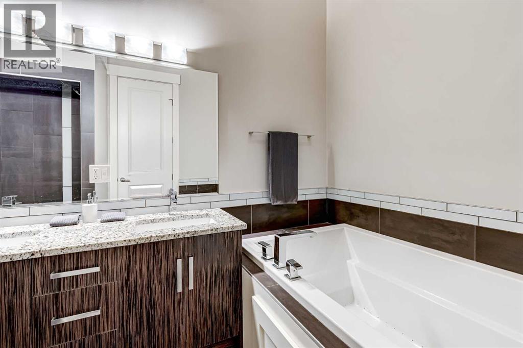 Photo 16 of 3133 40 Street Sw, Calgary AB